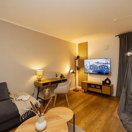 Hygge Homes, Three Bedrooms With Parking, Near River Winsen (Luhe)