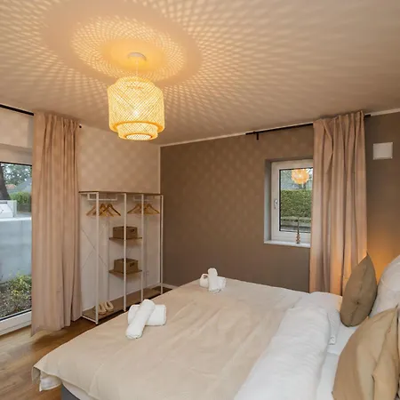 Hygge Homes, Three Bedrooms With Parking, Near River