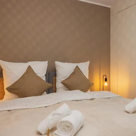 Apartment Hygge Homes, Three Bedrooms With Parking, Near River