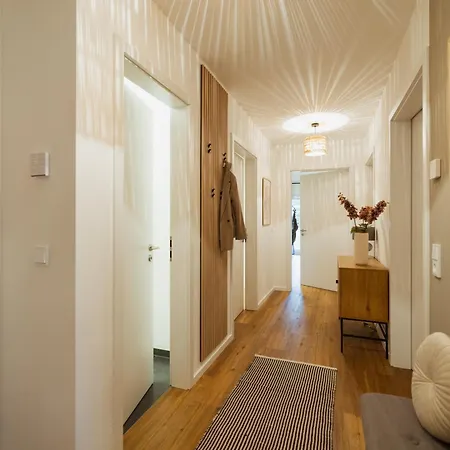 Apartment Hygge Homes, Three Bedrooms With Parking, Near River