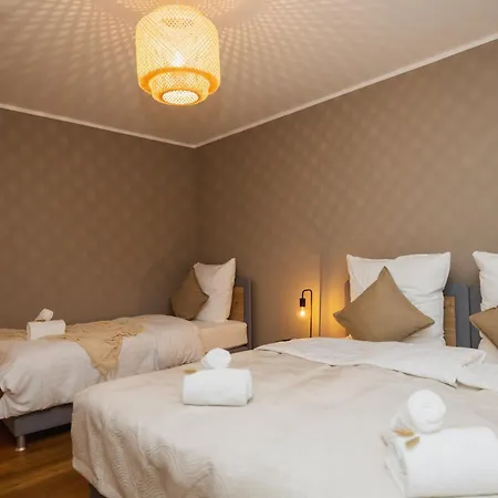 Apartment Hygge Homes, Three Bedrooms With Parking, Near River