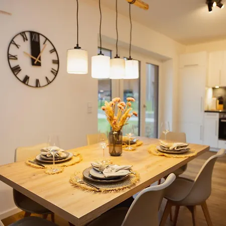Hygge Homes, Three Bedrooms With Parking, Near River Apartment Winsen (Luhe)