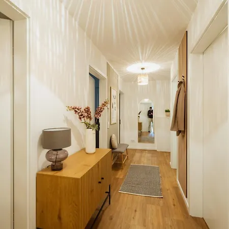 Hygge Homes, Three Bedrooms With Parking, Near River *