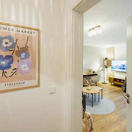 Hygge Homes - 'scandi Luxe' - Near River 빈젠