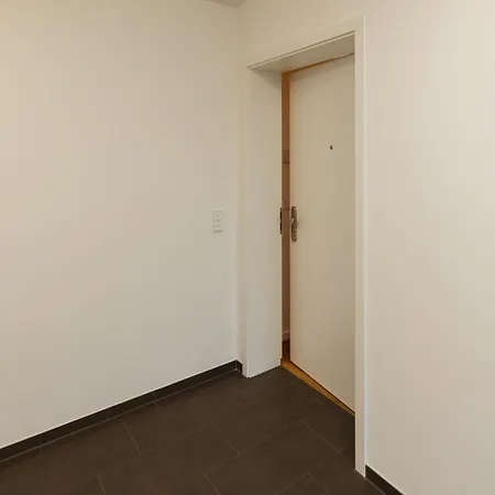 Hygge Homes, Three Bedrooms With Parking, Near River Apartment *