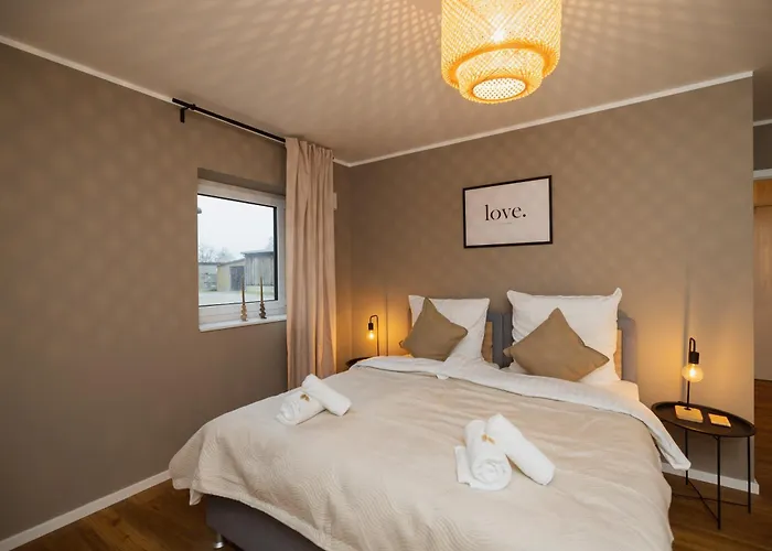 Hygge Homes - 'scandi Luxe' - Near River شقة فينزن