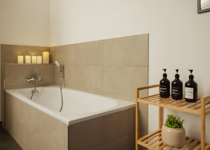 Hygge Homes - 'scandi Luxe' - Near River فينزن