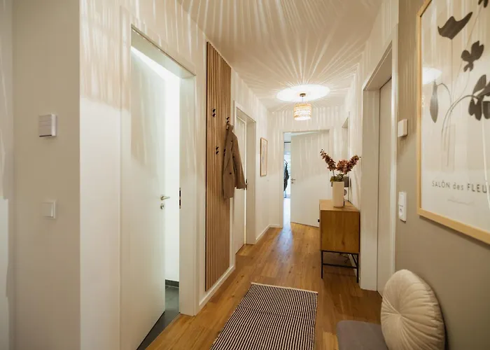 Hygge Homes - 'scandi Luxe' - Near River شقة فينزن