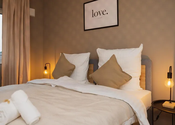 Hygge Homes - 'scandi Luxe' - Near River
